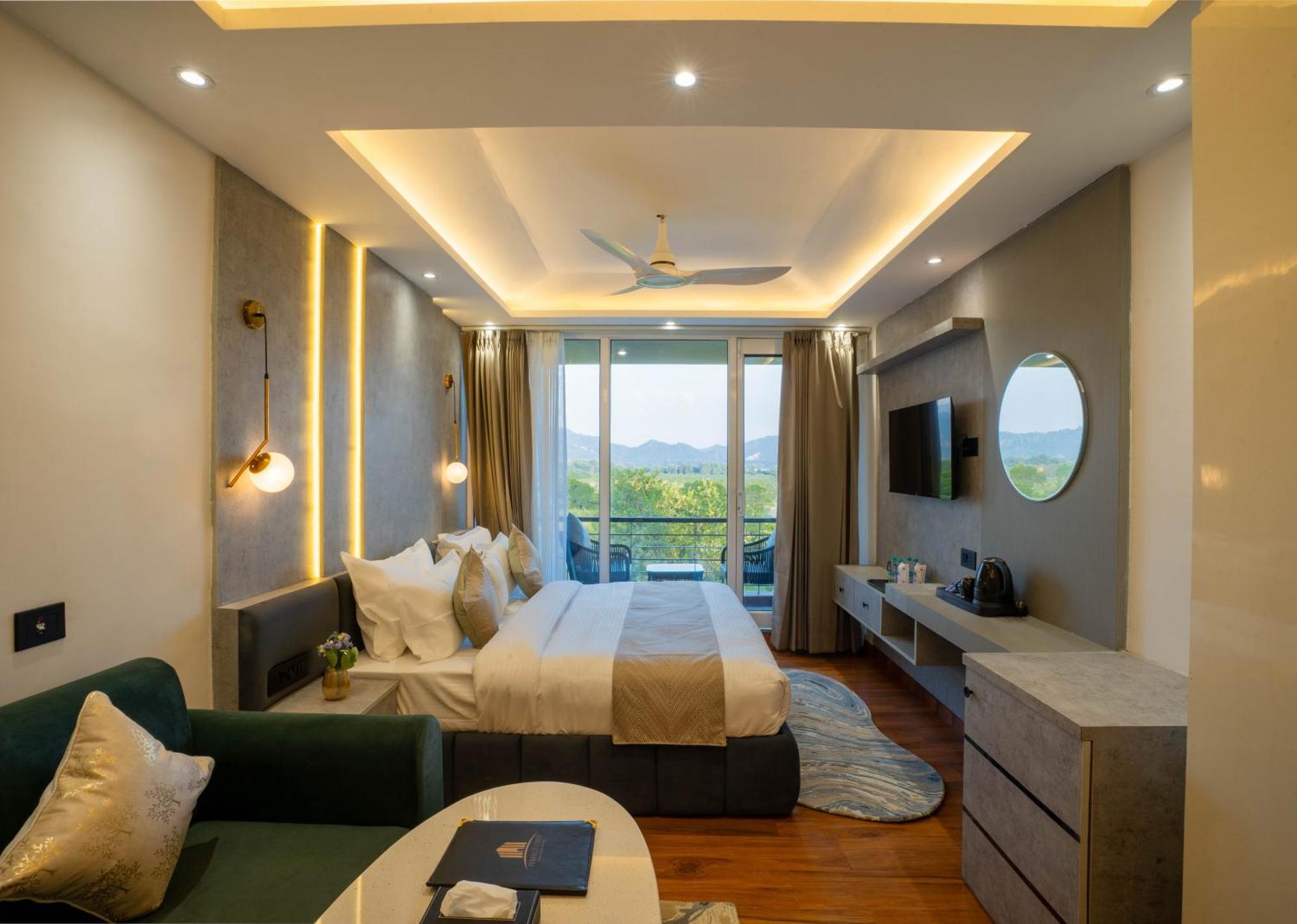 The Ganges Riverside Escape With A Private Ghat Haridwār Rom bilde