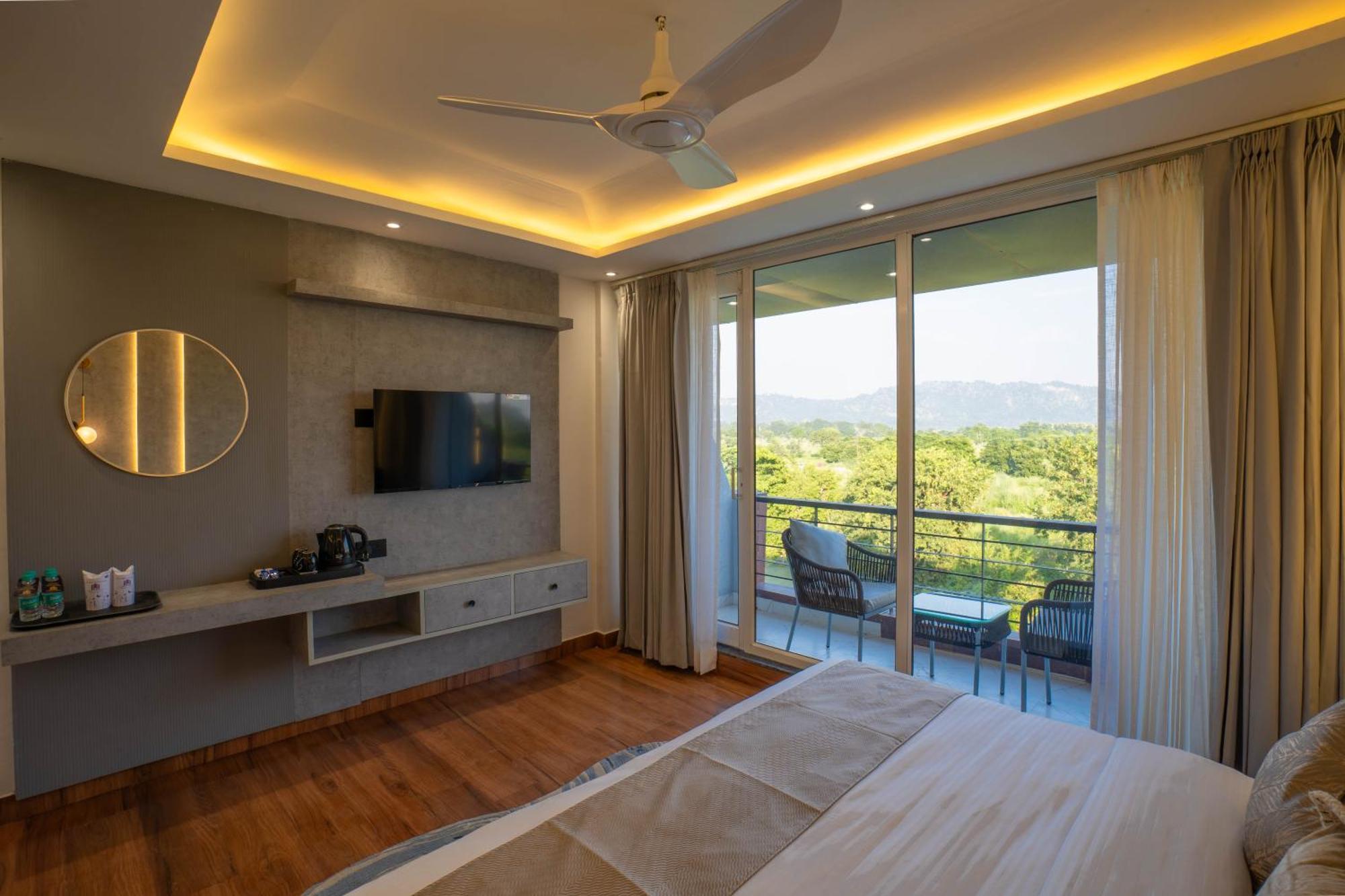 The Ganges Riverside Escape With A Private Ghat Haridwār Rom bilde